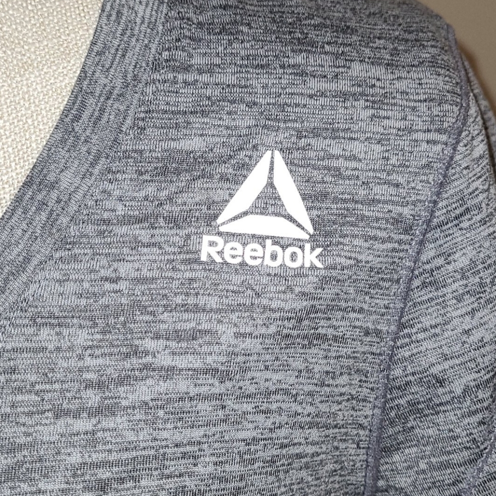 NWT Reebok women's fitted performance t-shirt - Picture 2 of 7